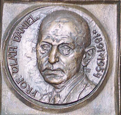 Dr. Oláh Dániel